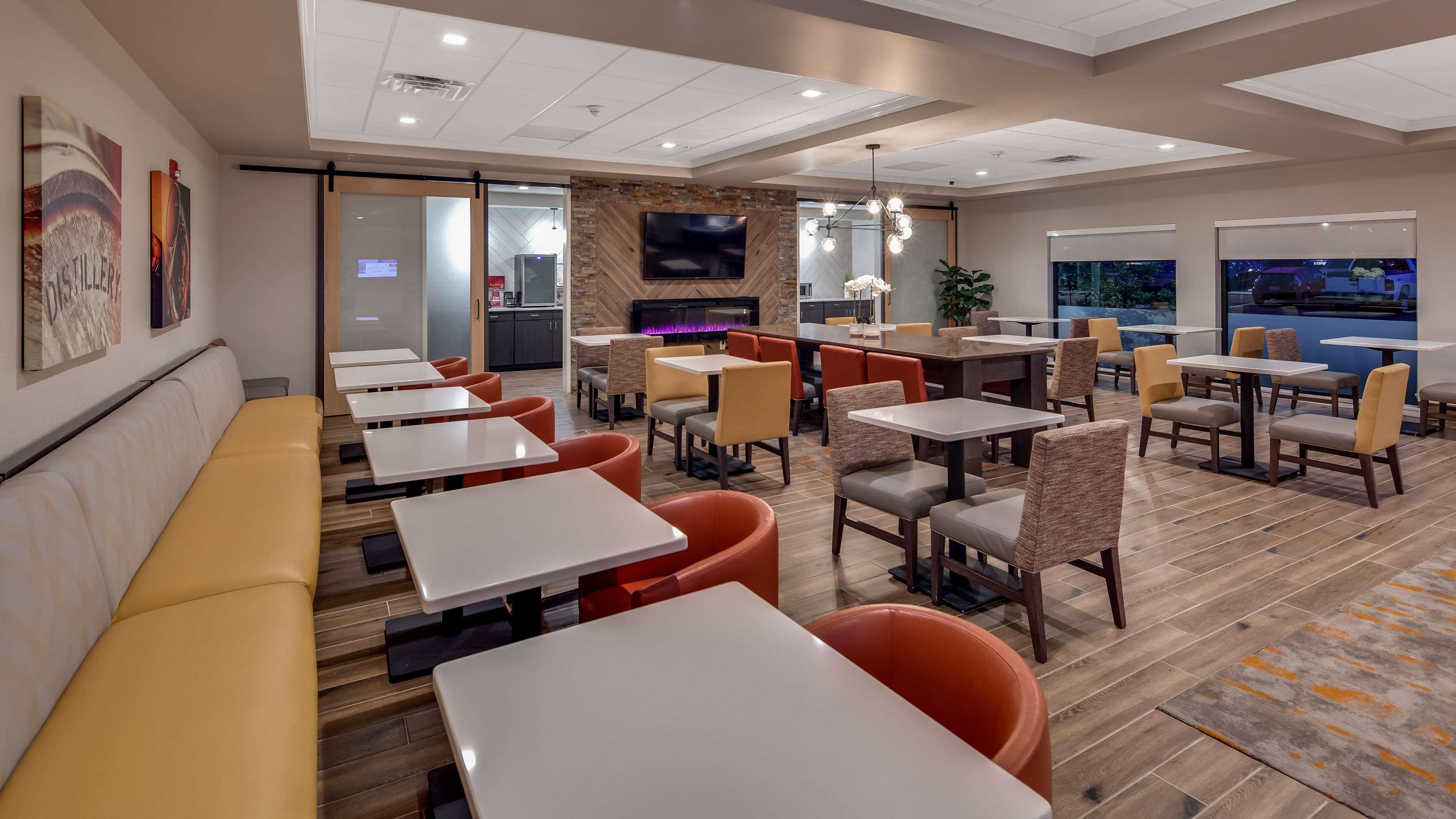 Best Western Plus Elizabethtown Inn & Suites Экстерьер фото